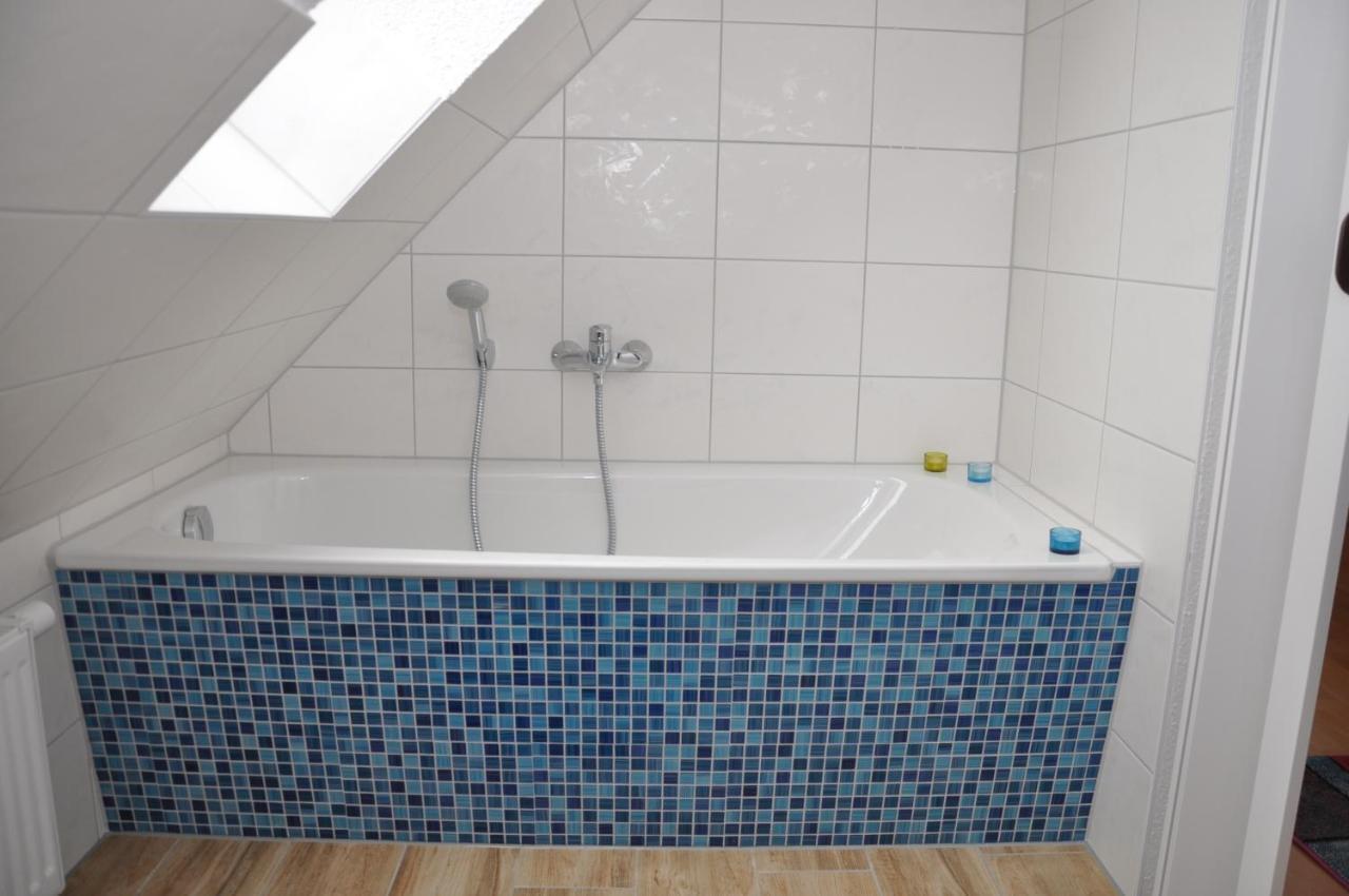 Ferienhaus Mueritzzauber / 1 Zimmer Dachgeschoss-Appartement Röbel Dış mekan fotoğraf